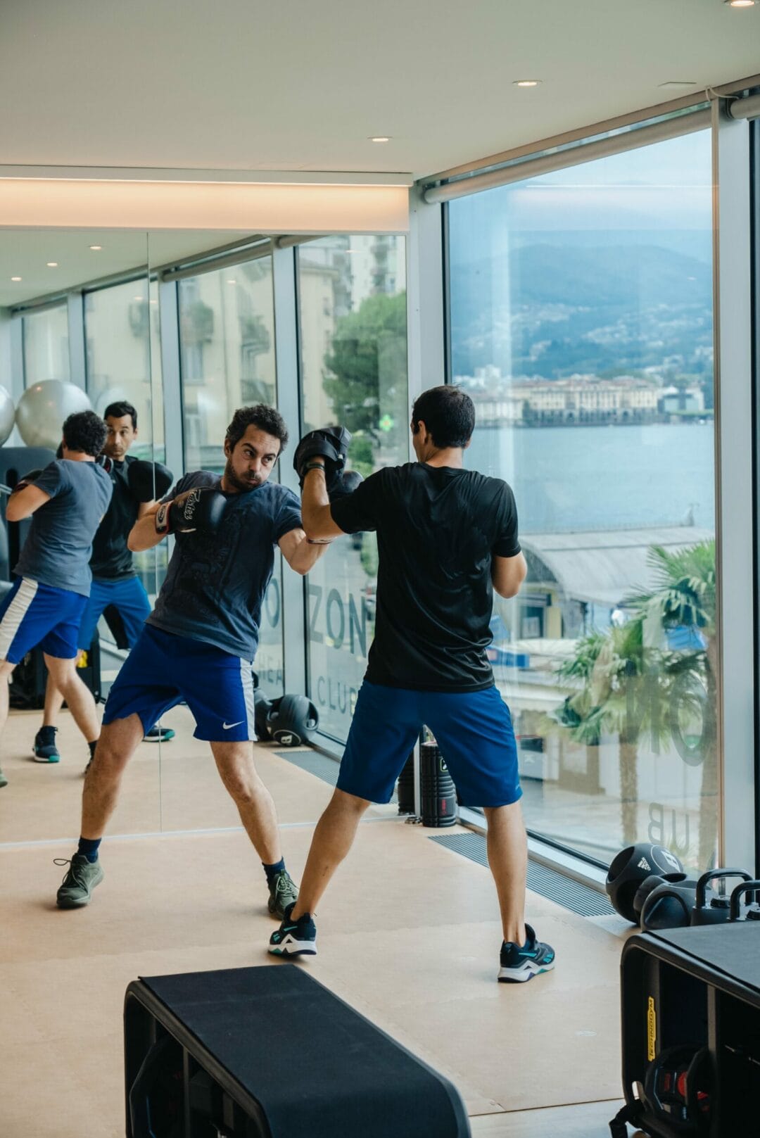 Una sessione di boxe con Kambiz nello studio KS